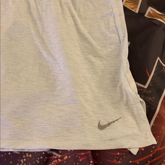 Nike Sheer Razor Back Tank - Picture 2 of 3